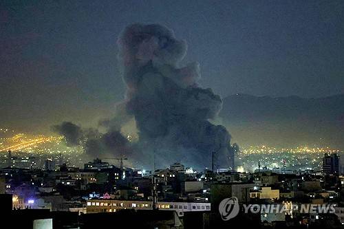 미·이스라엘 vs 이란 교전 사흘째…테헤란 곳곳 폭발음 [연합뉴스 자료사진 제공]