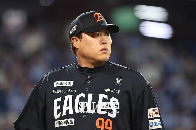 ▲ 류현진과 170억 원에 계약한 한화는 노시환도 잡으며 투타의 프랜차이즈 스타들과 모두 계약을 마쳤다 ⓒ곽혜미 기자