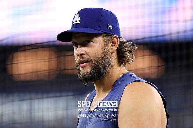 ▲&nbsp;북미 스포츠전문매체 ‘디 애슬레틱’은 “커쇼의 깜짝 합류로 미국의 투수진은 한층 더 탄탄해졌다. 이미 디트로이트의 타릭 스쿠발과 피츠버그의 폴 스킨스, 현 사이영상 수상자 두 명이 포함된 마운드에 베테랑 좌완이 더해진 것”이라고 환영했다.