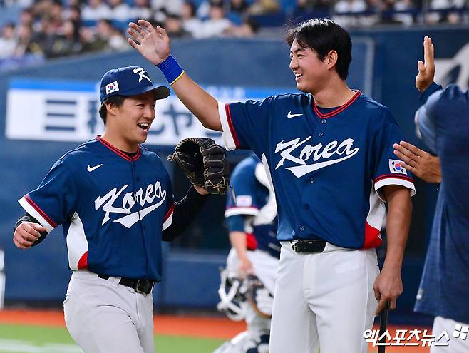 3일 오후 일본 오사카 교세라돔에서 열린 한국과 오릭스 버팔로스의 평가전 경기, 8회말 수비를 마친 일본투수 이시이가 기뻐하고 있다. 오사카, 김한준 기자