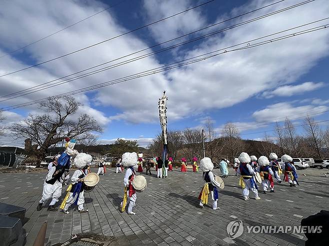 제천 '오티별신제' 행사 (제천=연합뉴스) 3일 오후 충북 제천시 수산면 오티별신제 전수교육관에서 정월대보름을 맞아 오티별신제계승보존위원회 주관으로 오티별신제 공개행사가 진행되고 있다. 2026.3.3 [제천시 제공. 재판매 및 DB 금지] vodcast@yna.co.kr