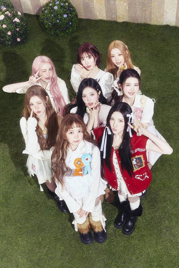 하츠투하츠는 40만 장 대의 앨범 초동 판매량을 유지하는 동시에 음원차트에서도 커리어 하이를 기록하며 팬덤은 물론이고 대중적인 인기까지 두루 갖춘 팀으로 성장하고 있음을 증명했다. /SM엔터