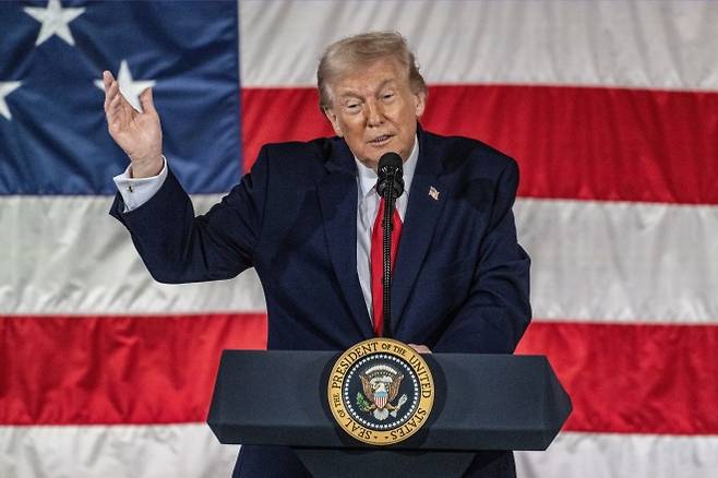 도널드 트럼프 미국 대통령이 13일(현지시간) 노스캐롤라이나주 육군기지 포트 브래그에서 연설하고 있다. 2026.2.13 노스캐롤라이나 EPA 연합뉴스