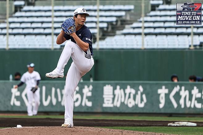 두산 최민석이 2월25일 일본 미야자키 산마린 스타디움에서 열린 구춘대회 세이부와의 경기에서 투구하고 있다. 두산베어스 제공