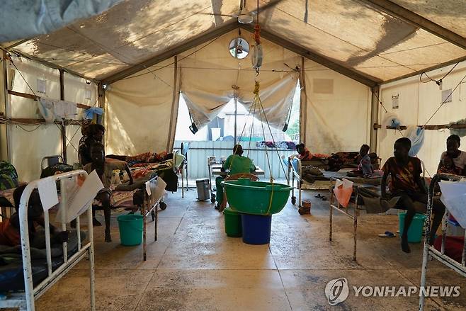 국경없는의사회가 남수단 종글레이주 올드팡각 지역에서 운영하는 병원의 모습[AP=연합뉴스 자료사진]