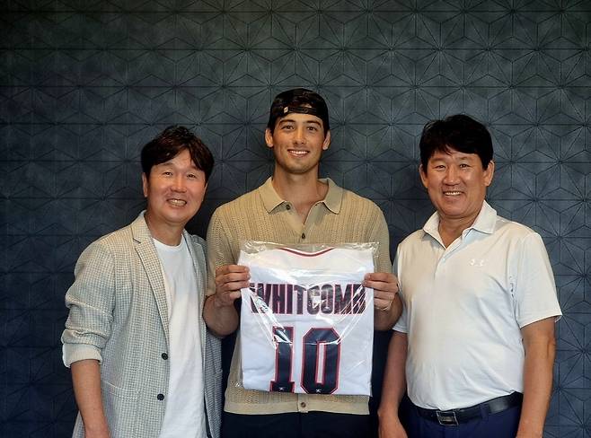 한국 야구대표팀 셰이 위트컴과 류지현(왼쪽) 감독, 조계현 경기력향상위원장 [한국야구위원회 제공. 재판매 및 DB 금지]