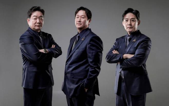 SBS 이순철 해설위원(왼쪽), 이대호 해설위원(가운데), 정우영 캐스터. 사진=SBS