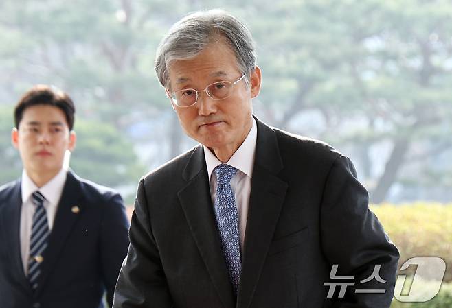 조희대 대법원장이 5일 오전 서울 서초구 대법원으로 출근하고 있다. 2026.3.5 ⓒ 뉴스1 김명섭 기자