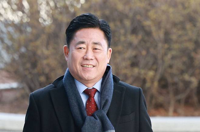 통일교 금품 수수 의혹을 받는 김규환 전 미래통합당 의원이 지난달 25일 서울 서초구 서울고등검찰청에 마련된 정교유착 검경 합동수사본부에 출석하고 있다. 연합뉴스