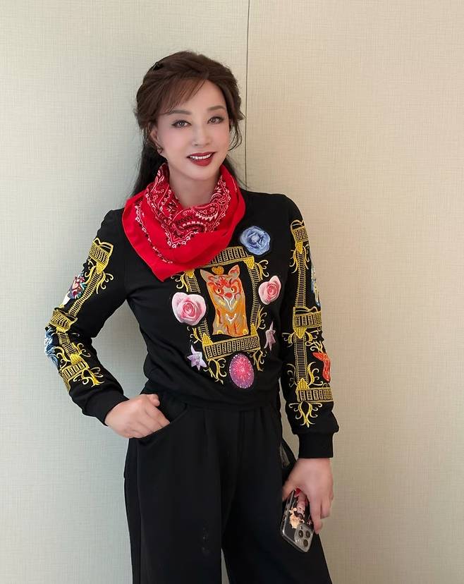 류샤오칭이 58세 때 모습. 당시 그는 16세 공주역을 연기했다. [SCMP 갈무리]