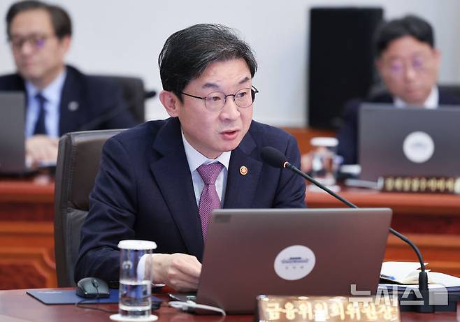 [서울=뉴시스] 최동준 기자 = 이억원 금융위원회 위원장이 5일 청와대에서 열린 임시 국무회의에서 발언하고 있다. 2026.03.05. photocdj@newsis.com