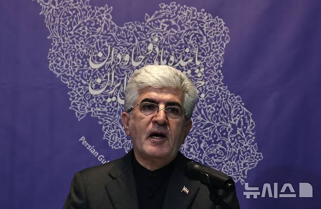 [서울=뉴시스] 홍효식 기자 = 사이드 쿠제치 주한 이란 대사가 5일 오전 서울 용산구 주한 이란 이슬람 공화국 대사관에서 열린 이스라엘과 미국의 대이란 군사적 공격과 관련해 입장을 밝히고 있다. (공동취재) 2026.03.05. photo@newsis.com