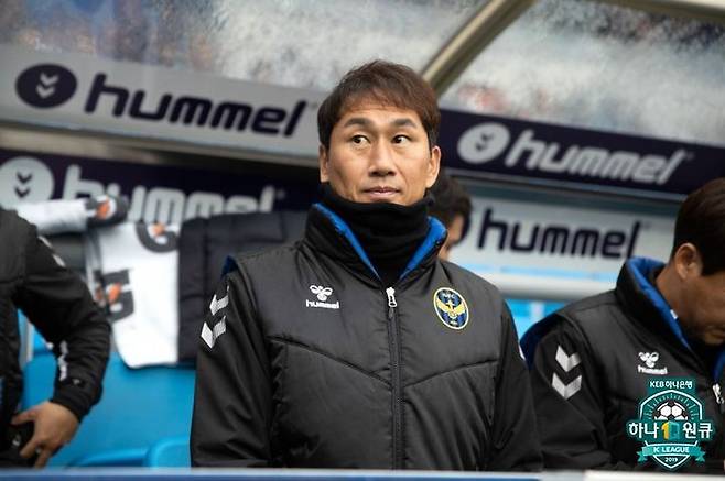 [서울=뉴시스] 고(故) 유상철 감독의 프로축구 K리그1 인천 유나이티드 감독 시절. (사진=한국프로축구연맹 제공) *재판매 및 DB 금지