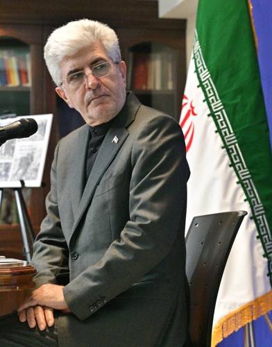 영상 시청하는 사이드 쿠제치 주한이란대사 영상 시청하는 사이드 쿠제치 주한이란대사     (서울=연합뉴스) 이진욱 기자 = 사이드 쿠제치 주한이란대사가 5일 서울 용산구 한남동 주한이란대사관에서 열린 기자회견에서 미국 공습에 대한 이란 피해 영상을 시청하고 있다. 2026.3.5 [공동취재]     cityboy@yna.co.kr (끝)   <저작권자(c) 연합뉴스, 무단 전재-재배포, AI 학습 및 활용 금지>