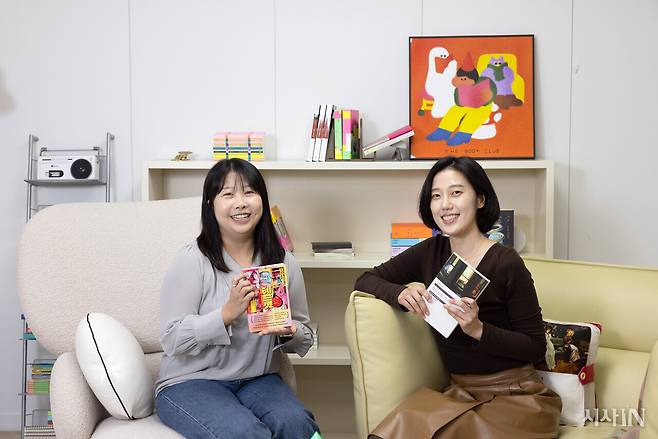 2월11일 서울 강남구 민음사 출판사에서 김민경(왼쪽), 박혜진 편집자를 만났다. ⓒ김흥구