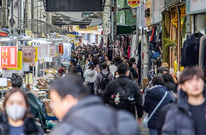 3월3일 대구 서문시장에서 장을 보고 있는 시민들의 모습 ⓒ시사저널 최준필