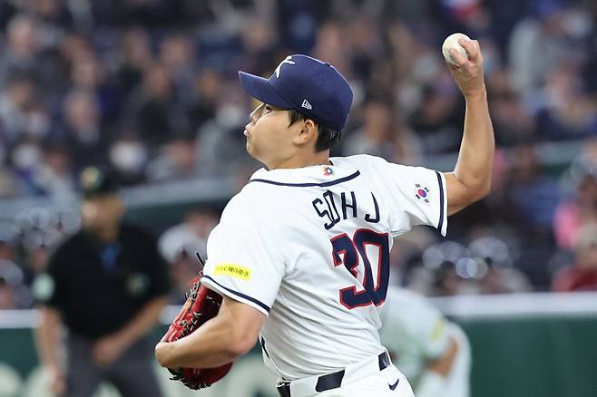 WBC 야구대표팀 소형준이 5일 일본 도쿄돔에서 열린 2026 WBC 본선 1라운드 체코와 경기에 선발등판해 힘차게 공을 던지고 있다. 도쿄|뉴시스