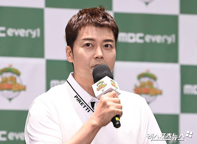 방송인 전현무