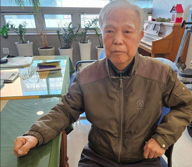 대구 원로들이 50~60년대 학생미술운동의 '원 탑'이라고 꼽은 지홍원 전 대구고법원장은 그림과 일체인 삶을 산 법조인이다. 최미화 기자
