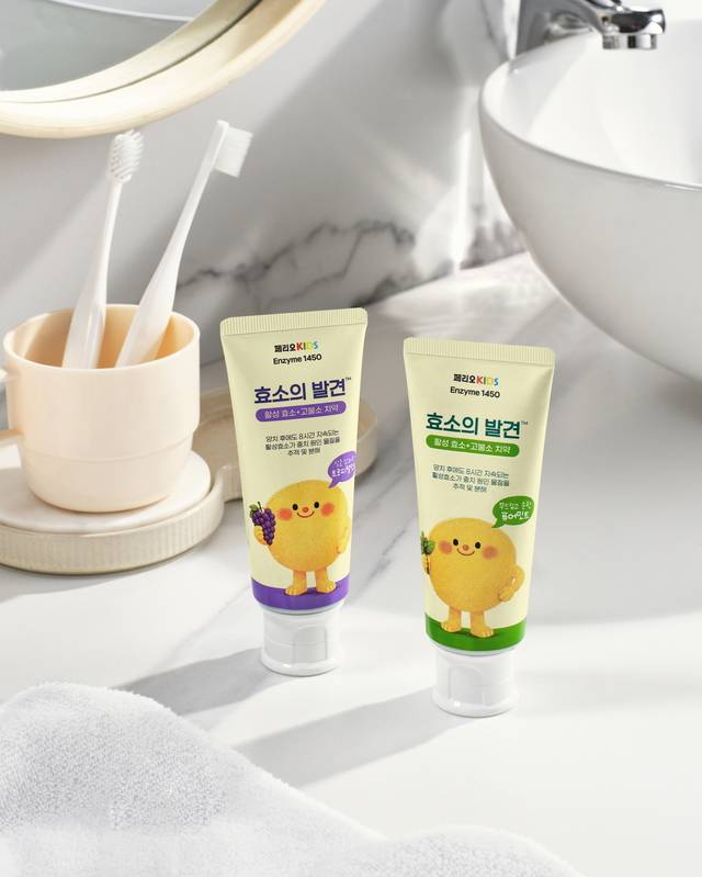 페리오 키즈 효소의 발견 치약 퓨어민트향/트로피칼향(80 g / 권장소비자가격 9,900원대. LG생활건강 제공)