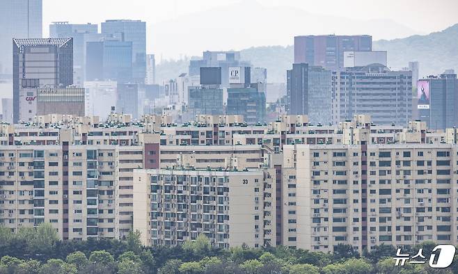 사진은 서울 강남구 압주정동 아파트 단지의 모습.  ⓒ 뉴스1 이재명 기자