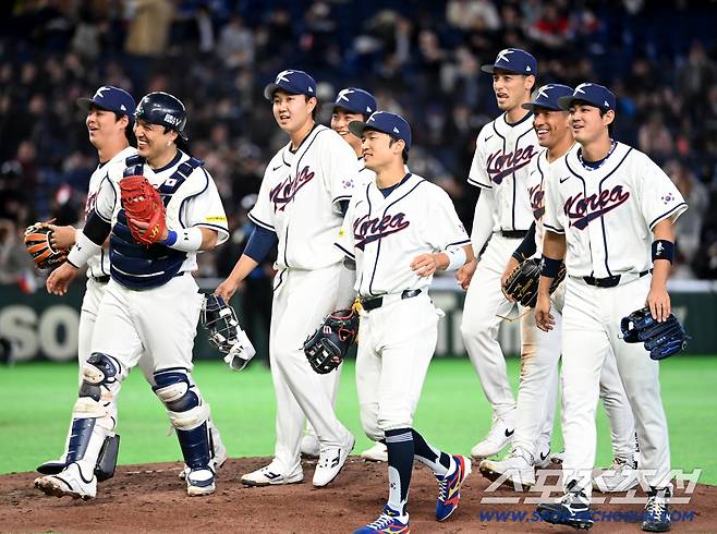 5일 일본 도쿄돔에서 열린 WBC(월드베이스볼클래식) 한국과 체코의 경기. 한국이 11대4로 승리했다. 마운드에 모여 기쁨을 나누는 선수들의 모습. 도쿄(일본)=허상욱 기자wook@sportschosun.com/2026.03.05/