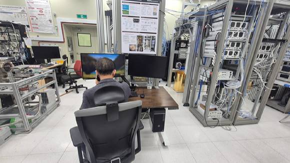 한국표준과학연구원에는 20큐빗 4대, 50큐빗 1대의 초전도 양자컴퓨터가 설치돼 있다. 20큐빗은 3평 크기에 구축 비용은 약 15억원에 달한다. [사진=정종오 기자]