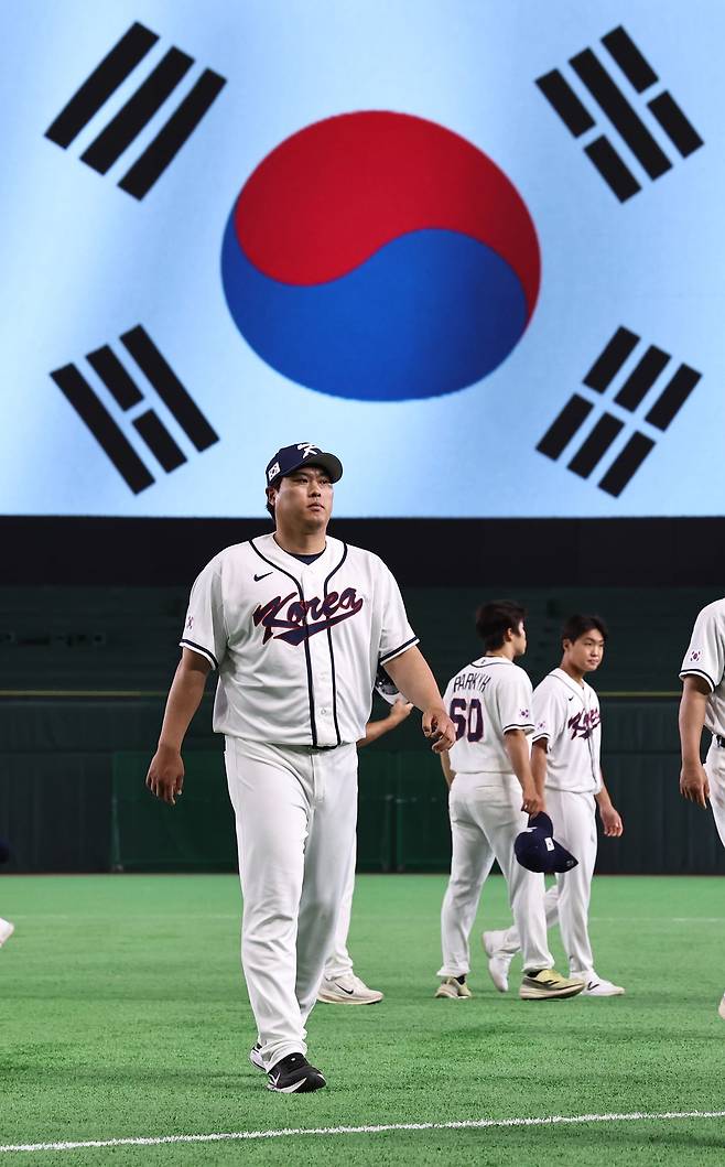 도쿄돔에서 훈련하는 류현진. 뉴스1