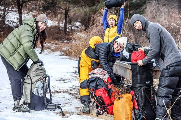 이날 전국 각지에서 온 총 40여 명의 백패커들이 영월 추보삼림에서 하룻밤을 보냈다. 임의로 배정된 그룹을 통해서 새로운 친분을 다지기도 했다.