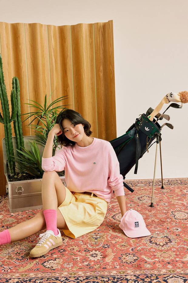 아디다스골프 오리지널스 골프 제품을 착장한 모델이 포즈를 취하고 있다. 사진 제공=아디다스골프