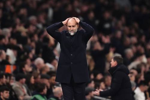 토트넘의 이고르 투도르 감독이 6일 크리스털팰리스전에서 실점 후 안타까운 표정을 짓고 있다. AP연합뉴스