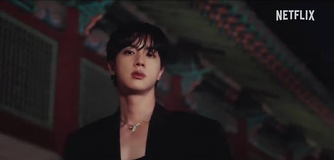 '국격 상승 미모' 방탄소년단 진, 넷플릭스 등장..폭발적 반응