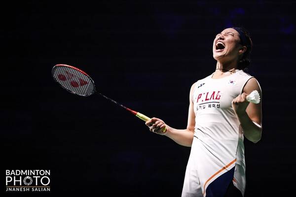 6일(한국시간) 여자 단식 세계랭킹 1위 안세영은 영국 버밍엄 유틸리타 아레나에서 열린 2026 세계배드민턴연맹(BWF) 월드투어 슈퍼1000 전영오픈 8강에서 인도네시아의 푸트리 쿠수마 와르다니(세계랭킹 6위)를 게임스코어 2-0(21-11, 21-14)으로 완파했다. /사진=뉴시스