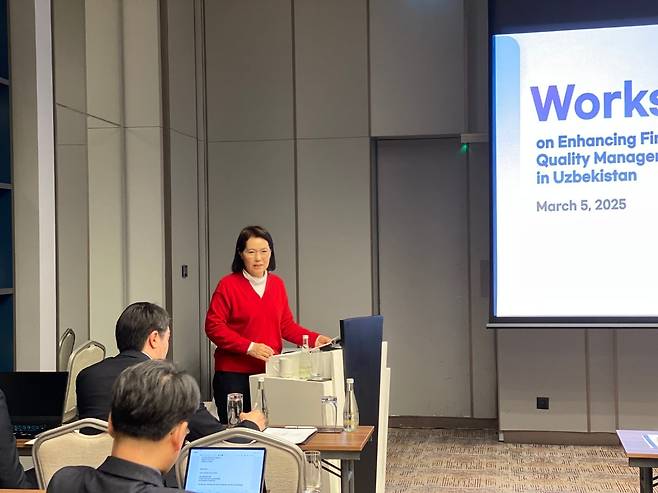 임정열 전무가 작년 3월 한국국제협력단(KOICA)과 함께 소방기술을 전수하러 우즈베키스탄을 방문했을 때 모습. /임정열 전무 제공