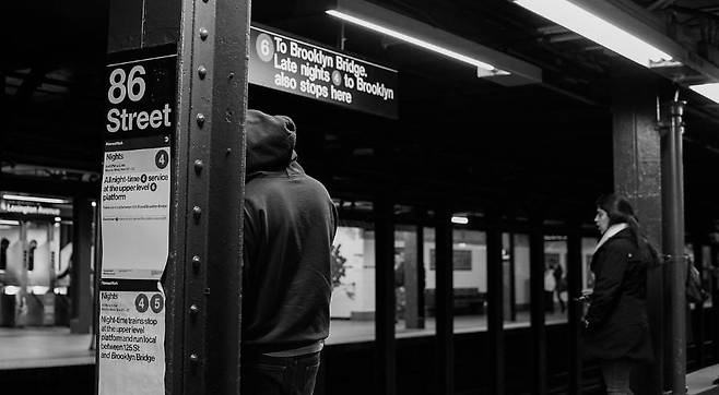 뉴욕의 낡은 지하철.