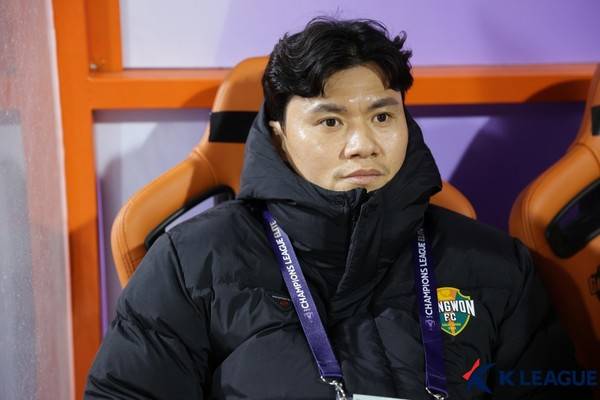 정경호 강원FC 감독. 한국프로축구연맹 제공