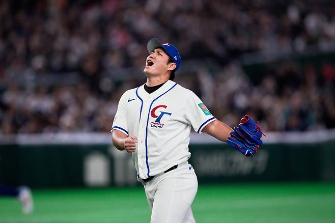 <yonhap photo-5273="">6일 일본 도쿄돔에서 열린 2026 WBC 일본전에 선발 등판한 정하오춘. [AP=연합뉴스]</yonhap>