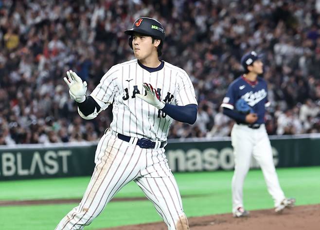 7일 일본 도쿄돔에서 열린 2026 WBC 조별리그 C조 2차전 대한민국과 일본의 경기. 3회말 1사 일본 오타니가 우중간 솔로 홈런을 치고 그라운드를 돌고 있다. / 사진=연합뉴스