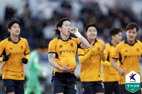 광주 신창무의 골세리머니. 사진[연합뉴스]