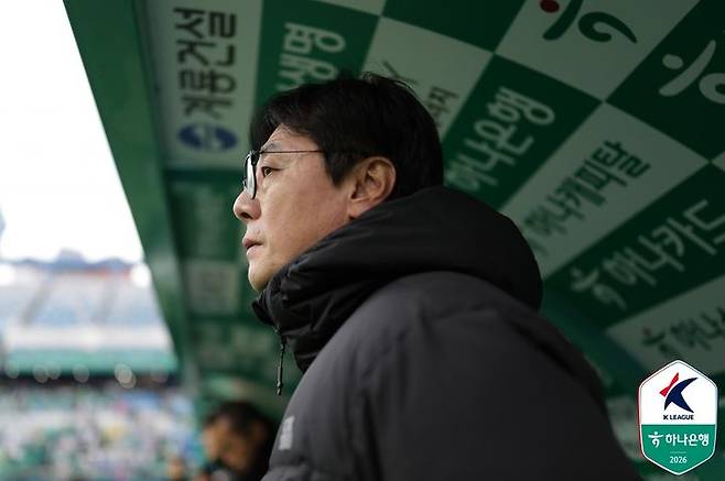 [서울=뉴시스] 프로축구 K리그1 대전하나시티즌의 황선홍 감독. (사진=한국프로축구연맹 제공) 2026.03.02. photo@newsis.com *재판매 및 DB 금지