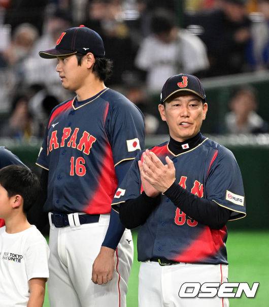 [OSEN=도쿄(일본), 손용호 기자] 6일 일본 도쿄돔에서 월드베이스볼클래식(WBC) 조별리그 C조 일본과 대만의 경기가&nbsp;열렸다.일본은 야마모토 요시노부, 대만은 쩡하오쥔을 선발로 내세웠다.경기에 앞서 일본 이바타 히로카즈 감독과 오타니 쇼헤이가 식전 행사를 가지고 있다. 2026.03.06&nbsp;/spjj@osen.co.kr
