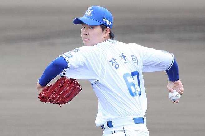 ▲ 시범경기에서 선발 기회를 받으며 5선발 경쟁을 이어 갈 전망인 신인 장찬희 ⓒ삼성라이온즈
