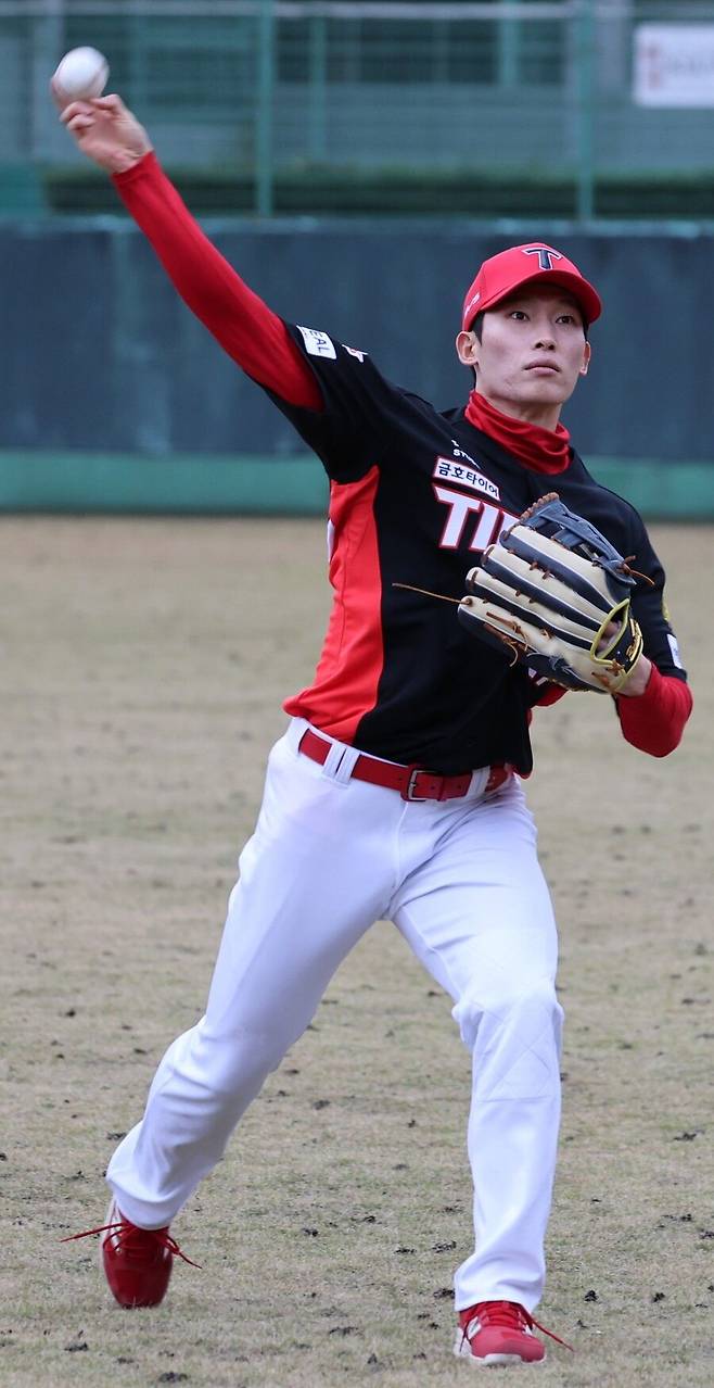 ▲ 이범호 KIA 감독은 김호령에게 주전 중견수는 물론 2번 타순도 맡길 가능성을 염두에 두고 테스트를 진행하고 있다 ⓒKIA타이거즈