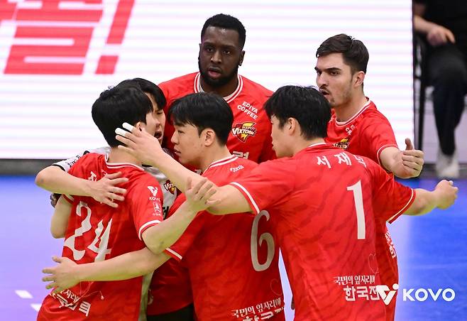 득점 후 기뻐하는 한국전력 선수들 [한국배구연맹 제공. 재판매 및 DB 금지]