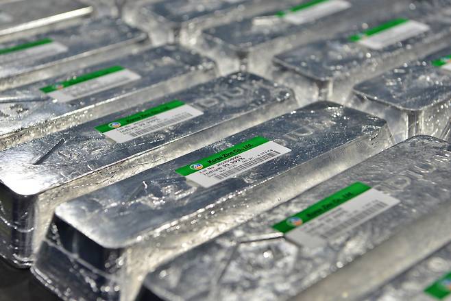 5일 고려아연 온산제련소 인듐 주조 공장에 고려아연이 생상한 인듐이 진공 포장된 채 쌓여있다.(사진= 고려아연)