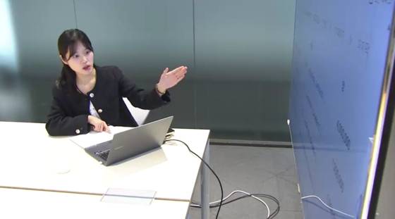 국세청 '2차 코인 탈취' 흐름 분석하는 취재진