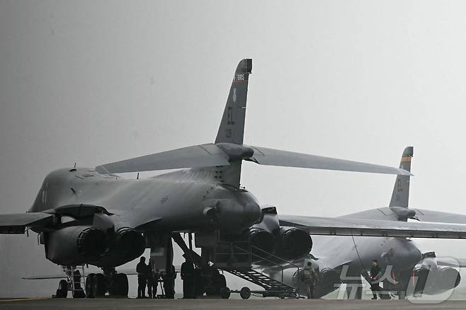 영국 페어퍼드 공군기지의 미군 B-1 랜서 폭격기. 2026.03.07 ⓒ AFP=뉴스1