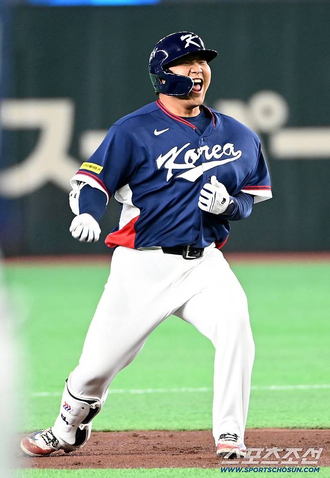 7일 일본 도쿄돔에서 열린 WBC(월드베이스볼클래식) 한국과 일본의 경기. 1회초 2사 1,2루 문보경이 2타점 2루타를 치고 환호하고 있다. 도쿄(일본)=허상욱 기자wook@sportschosun.com/2026.03.07/