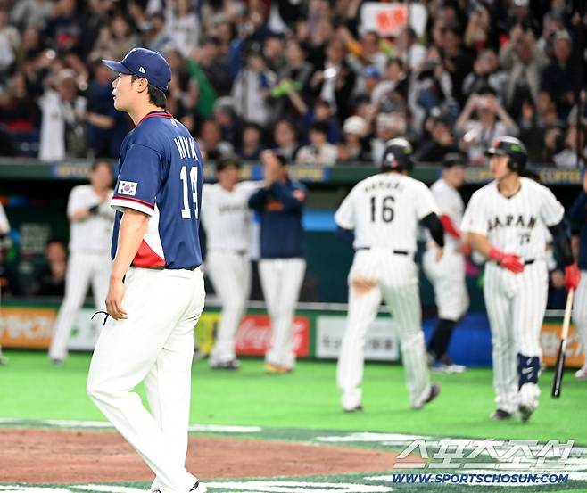 7일 일본 도쿄돔에서 열린 WBC(월드베이스볼클래식) 한국과 일본의 경기. 7회말 2사 만루 김영규가 요시다에 2타점 적시타를 허용하며 아쉬워하고 있다. 도쿄(일본)=허상욱 기자wook@sportschosun.com/2026.03.07/