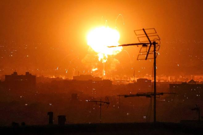 ７日（現地時間）とは首都テヘランで空襲による爆発が発生している。 AFP=連合ニュース